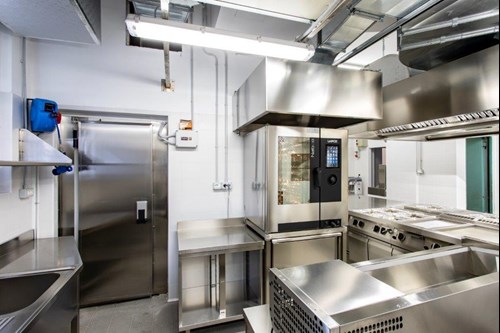 Cucina Conchiglia di Legnano realizzata da L'Artigiana